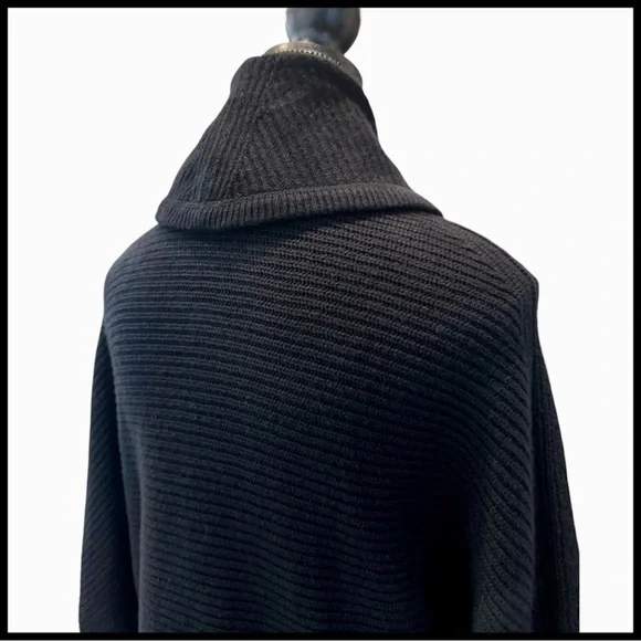 Todd & Duncan Women's Cashmere Kimono Sweater. Black. Small - Picture 9 of 11